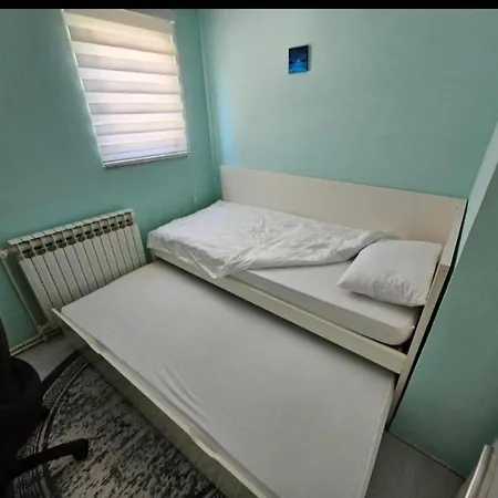 Near Airport Apartment *